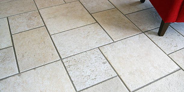 Quelle est la différence entre du travertin intérieur et extérieur ?
